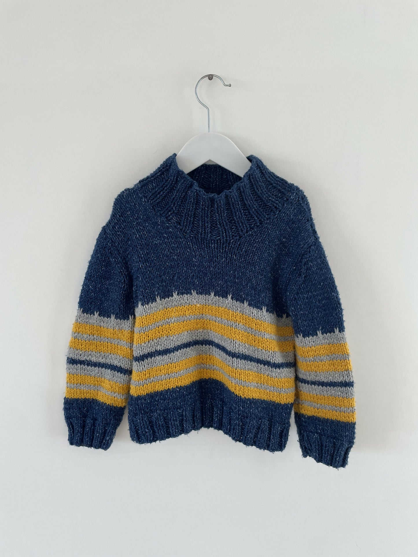 Knitted Sweater, size 5