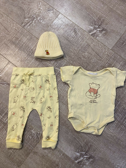 Winnie the Pooh set - Size 9-12 Months